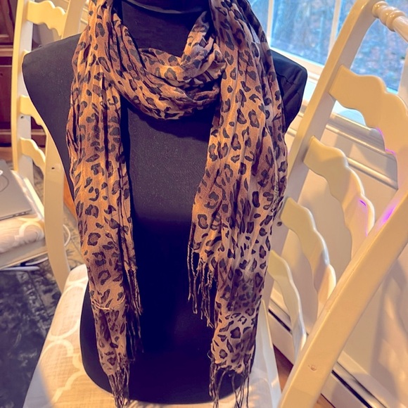 Leopard print scarf - animal print - Picture 1 of 4